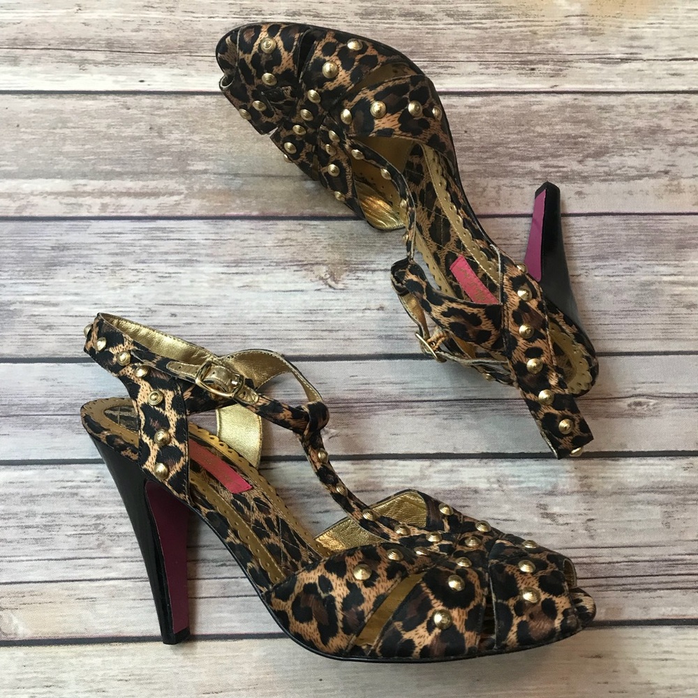 Betsey Johnson leopard studded peep toe heels 7.5